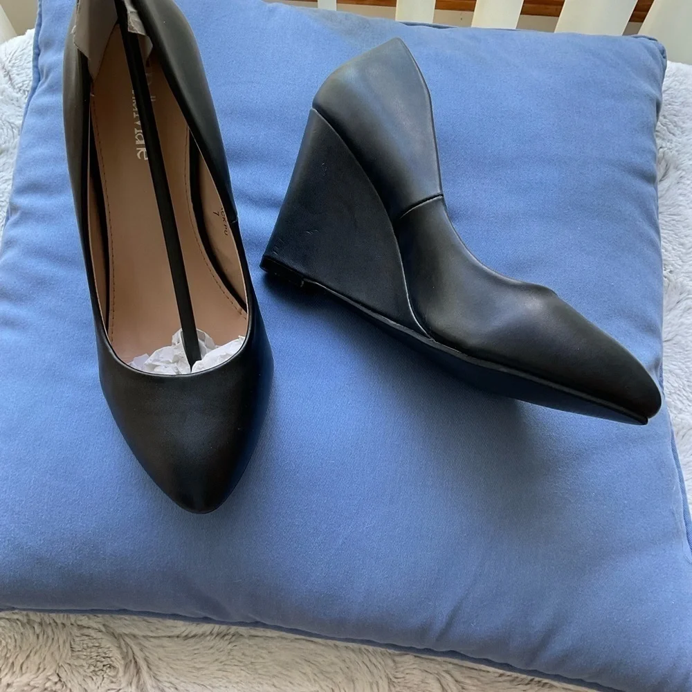 BELLA Marie “Heidi” PU Wedges new without box